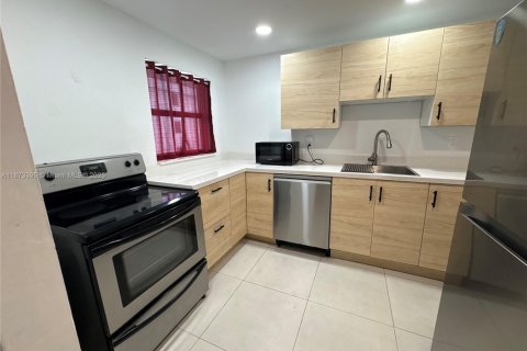 Copropriété à louer à Miami Beach, Floride: 2 chambres, 76.18 m2 № 1898286 - photo 6