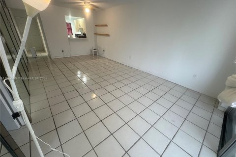 Copropriété à louer à Miami Beach, Floride: 2 chambres, 76.18 m2 № 1898286 - photo 9