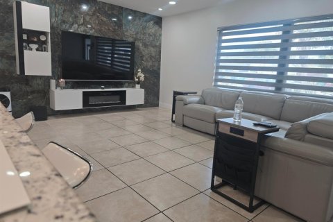 Купить виллу или дом в Корал-Спрингс, Флорида 3 комнаты, 167.97м2, № 2085151 - фото 21