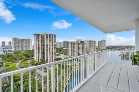 Copropriété à vendre à Aventura, Floride: 2 chambres, 157.28 m2 № 2015776 - photo 4