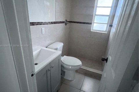 Casa en alquiler en North Miami, Florida, 3 dormitorios, 116.13 m2 № 2010658 - foto 12