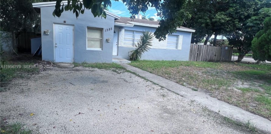 Casa en North Miami, Florida 3 dormitorios, 116.13 m2 № 2010658