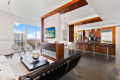 Condominio en venta en Miami, Florida, 2 dormitorios, 165.74 m2 № 1819867 - foto 3