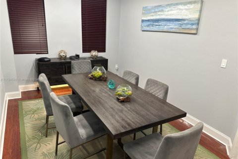 Commercial property in Hollywood, Florida № 1985615 - photo 4