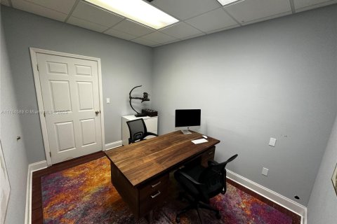 Commercial property in Hollywood, Florida № 1985615 - photo 7