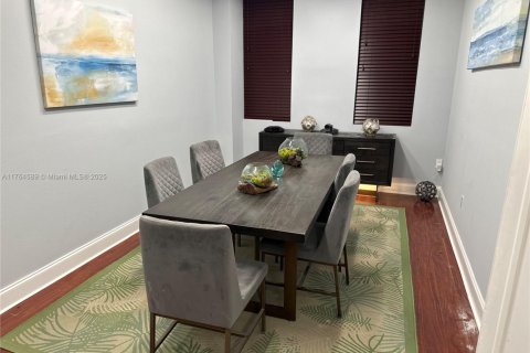 Commercial property in Hollywood, Florida № 1985615 - photo 3