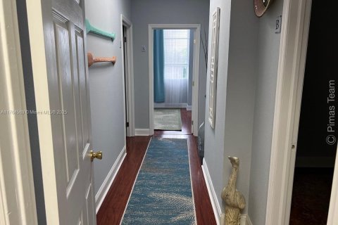 Commercial property in Hollywood, Florida № 1985615 - photo 12