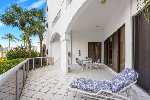 Condominio en alquiler en Aventura, Florida, 2 dormitorios, 110.27 m2 № 1127711 - foto 1