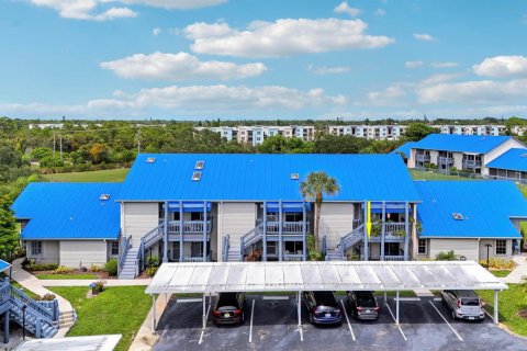 Condominio en Jensen Beach, Florida, 2 dormitorios  № 2273578