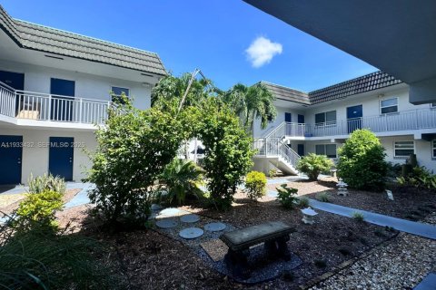 Condo in Fort Lauderdale, Florida, 1 bedroom  № 2246152 - photo 9