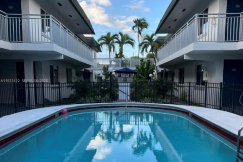 Condo in Fort Lauderdale, Florida, 1 bedroom  № 2246152 - photo 7