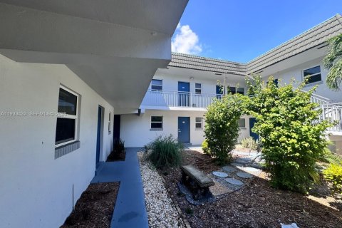 Condo in Fort Lauderdale, Florida, 1 bedroom  № 2246152 - photo 11