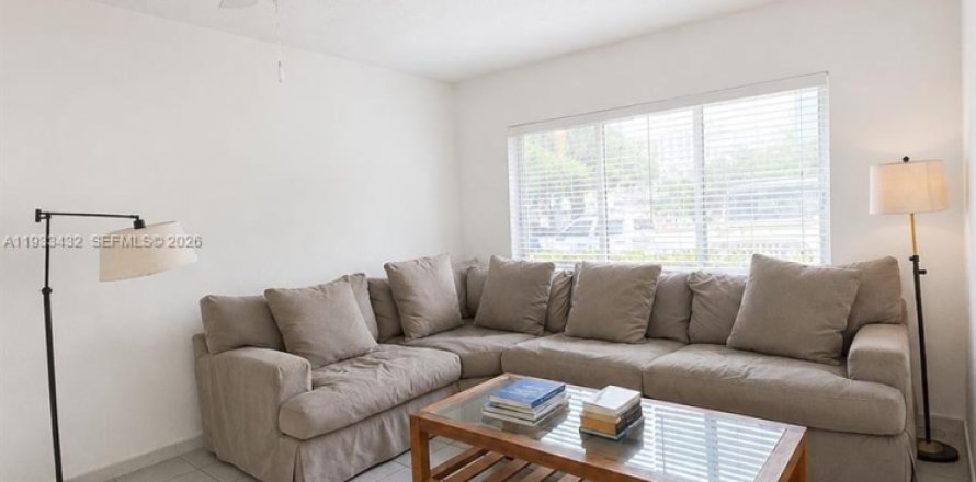 Condo in Fort Lauderdale, Florida, 1 bedroom  № 2246152