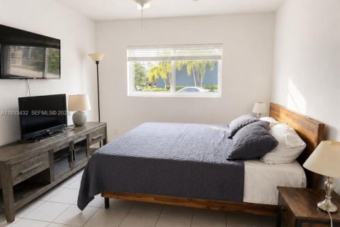 Condo in Fort Lauderdale, Florida, 1 bedroom  № 2246152 - photo 5
