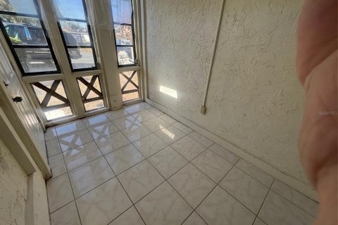 Condo in Leesburg, Florida, 2 bedrooms № 2234454 - photo 20