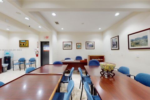 Commercial property in Hialeah, Florida № 1867902 - photo 20