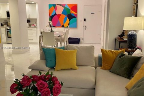 Condominio en venta en Miami Beach, Florida, 2 dormitorios, 110.55 m2 № 1713096 - foto 30