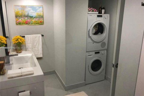 Condominio en venta en Miami Beach, Florida, 2 dormitorios, 110.55 m2 № 1713096 - foto 14