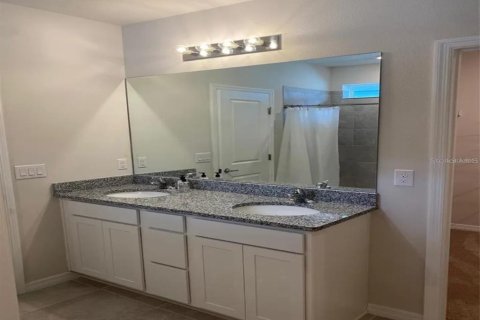 House in SUMMERS CAY in Thonotosassa, Florida 3 bedrooms, 171.31 sq.m. № 2198464 - photo 14