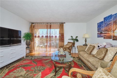 Купить кондоминиум в Форт Майерс, Флорида 1 спальня, 78.04м2, № 2003361 - фото 18