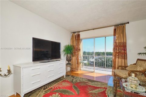 Купить кондоминиум в Форт Майерс, Флорида 1 спальня, 78.04м2, № 2003361 - фото 25