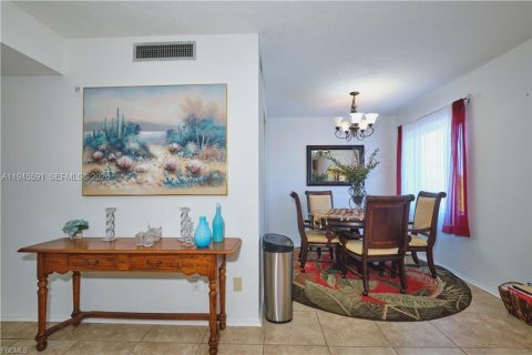 Купить кондоминиум в Форт Майерс, Флорида 1 спальня, 78.04м2, № 2003361 - фото 14