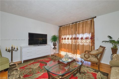 Купить кондоминиум в Форт Майерс, Флорида 1 спальня, 78.04м2, № 2003361 - фото 22