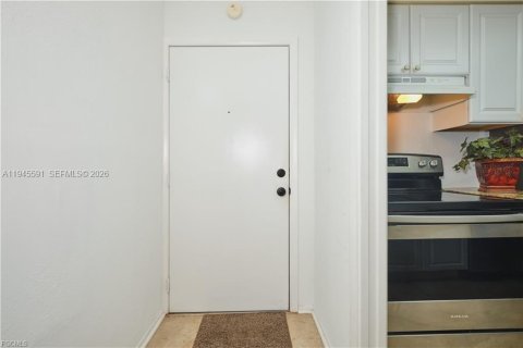 Купить кондоминиум в Форт Майерс, Флорида 1 спальня, 78.04м2, № 2003361 - фото 6