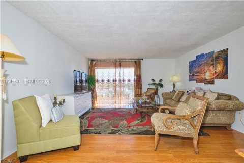 Купить кондоминиум в Форт Майерс, Флорида 1 спальня, 78.04м2, № 2003361 - фото 23