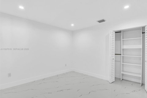 Villa ou maison à louer à Miami, Floride: 3 chambres, 144.37 m2 № 1995527 - photo 22