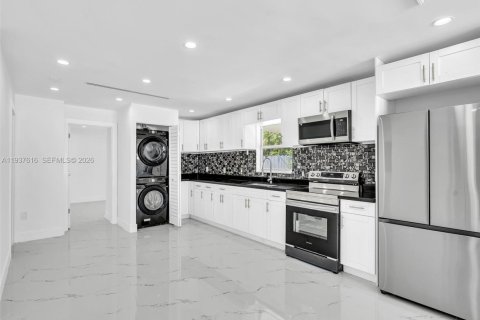 Villa ou maison à louer à Miami, Floride: 3 chambres, 144.37 m2 № 1995527 - photo 13