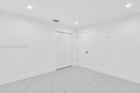Villa ou maison à louer à Miami, Floride: 3 chambres, 144.37 m2 № 1995527 - photo 20