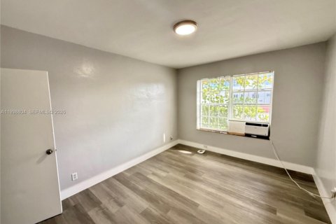 Condo in Miami Beach, Florida, 1 bedroom  № 1996461 - photo 7