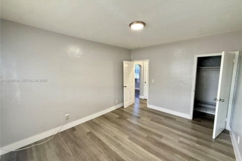 Condo in Miami Beach, Florida, 1 bedroom  № 1996461 - photo 8