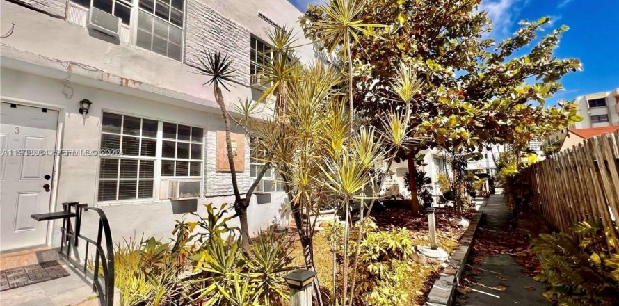 Condo in Miami Beach, Florida, 1 bedroom  № 1996461