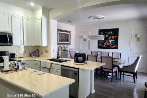 House in Kissimmee, Florida 7 bedrooms, 383.97 sq.m. № 2359379 - photo 23
