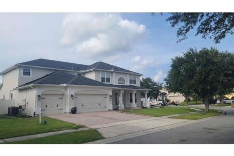House in Kissimmee, Florida 7 bedrooms, 383.97 sq.m. № 2359379 - photo 2