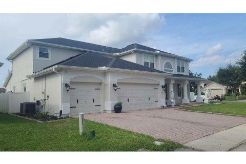 House in Kissimmee, Florida 7 bedrooms, 383.97 sq.m. № 2359379