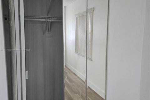 House in Boca Raton, Florida 2 bedrooms, 87.14 sq.m. № 1922700 - photo 2