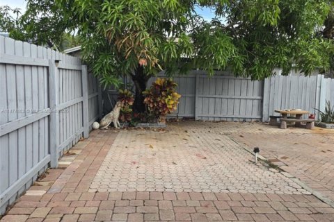 House in Boca Raton, Florida 2 bedrooms, 87.14 sq.m. № 1922700 - photo 11