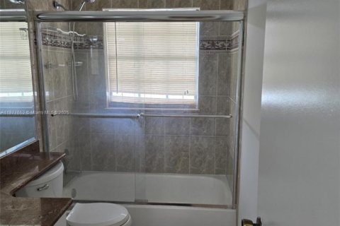 House in Boca Raton, Florida 2 bedrooms, 87.14 sq.m. № 1922700 - photo 3