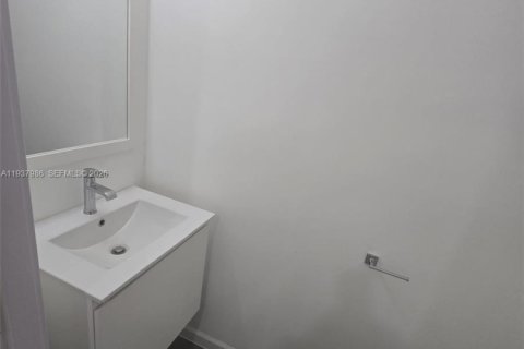 Townhouse in Florida City, Florida 4 bedrooms, 162.02 sq.m. № 1995747 - photo 15