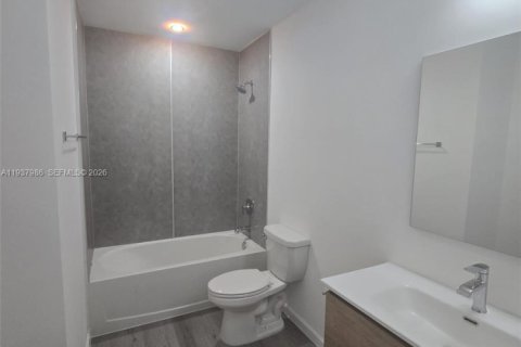 Townhouse in Florida City, Florida 4 bedrooms, 162.02 sq.m. № 1995747 - photo 13