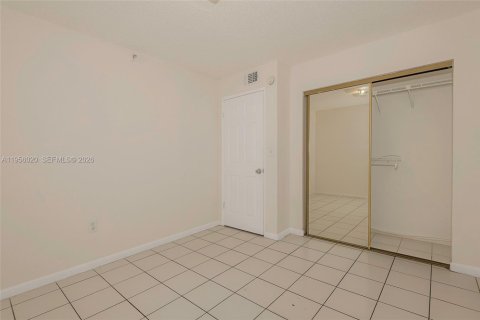 Condominio en venta en Hialeah, Florida, 3 dormitorios, 100.24 m2 № 2010737 - foto 13