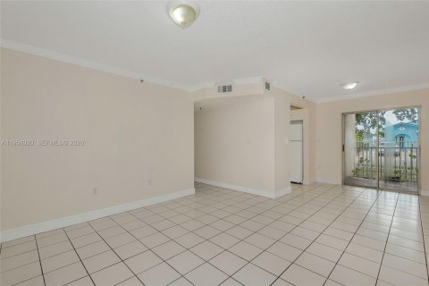 Condominio en venta en Hialeah, Florida, 3 dormitorios, 100.24 m2 № 2010737 - foto 9