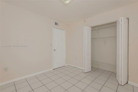 Condominio en venta en Hialeah, Florida, 3 dormitorios, 100.24 m2 № 2010737 - foto 17