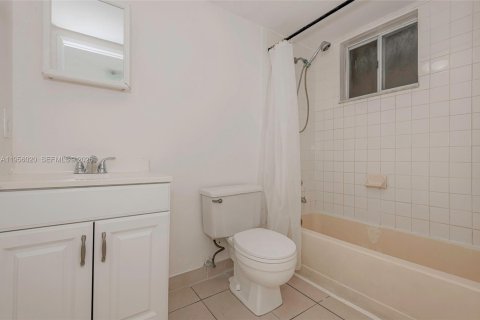 Condominio en venta en Hialeah, Florida, 3 dormitorios, 100.24 m2 № 2010737 - foto 12