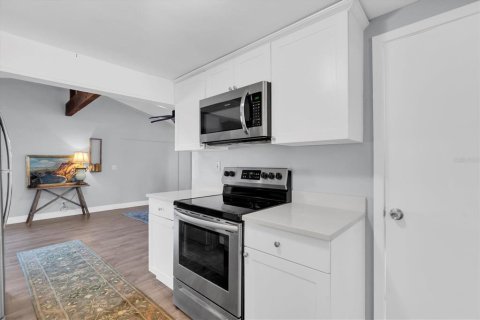 Casa en venta en Saint Petersburg, Florida, 2 dormitorios, 75.81 m2 № 2225289 - foto 9