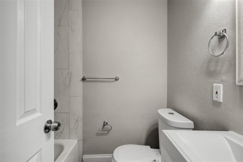 Villa ou maison à vendre à Orlando, Floride: 4 chambres, 103.68 m2 № 2434813 - photo 21