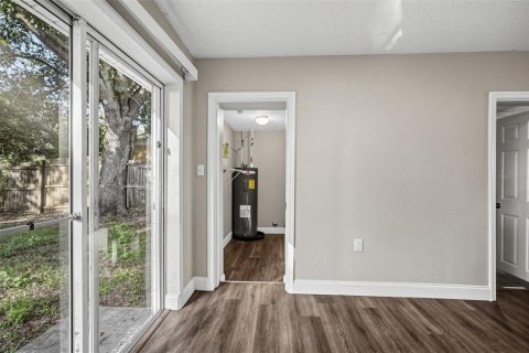 Villa ou maison à vendre à Orlando, Floride: 4 chambres, 103.68 m2 № 2434813 - photo 11